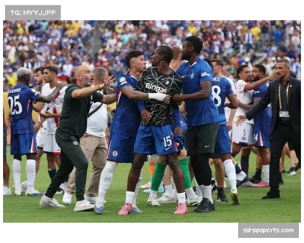 切尔西对阵维拉,巴迪亚西勒失误导致丢球 切尔西对阵维拉,巴迪亚西勒失误导致丢球